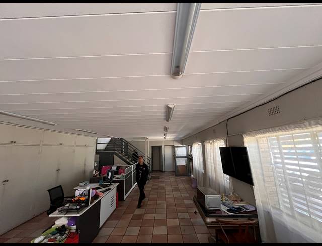 1,850M² WAREHOUSE TO LET IN CHLOORKOP